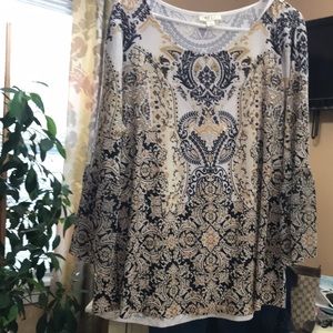Very pretty patterned top XL
